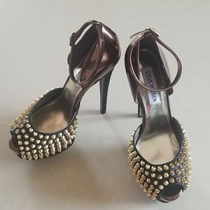 Steve Madden Metal Studded Bronze 6M Shoe